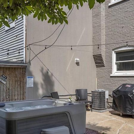 Rare City Home W/ Backyard Fire-Pit & Hottub Lancaster Zewnętrze zdjęcie