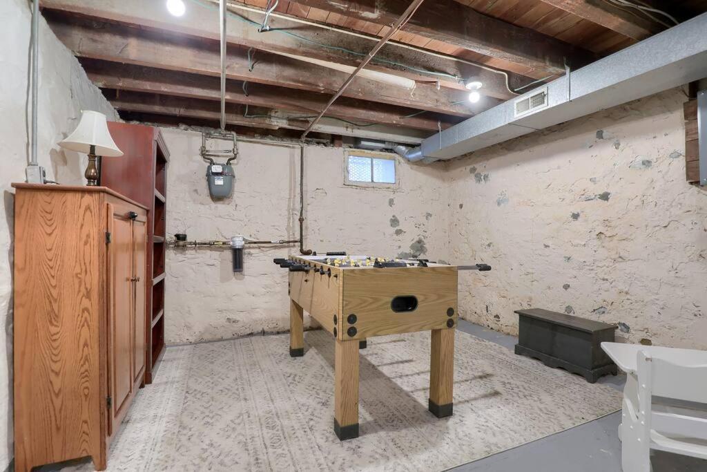Rare City Home W/ Backyard Fire-Pit & Hottub Lancaster Zewnętrze zdjęcie